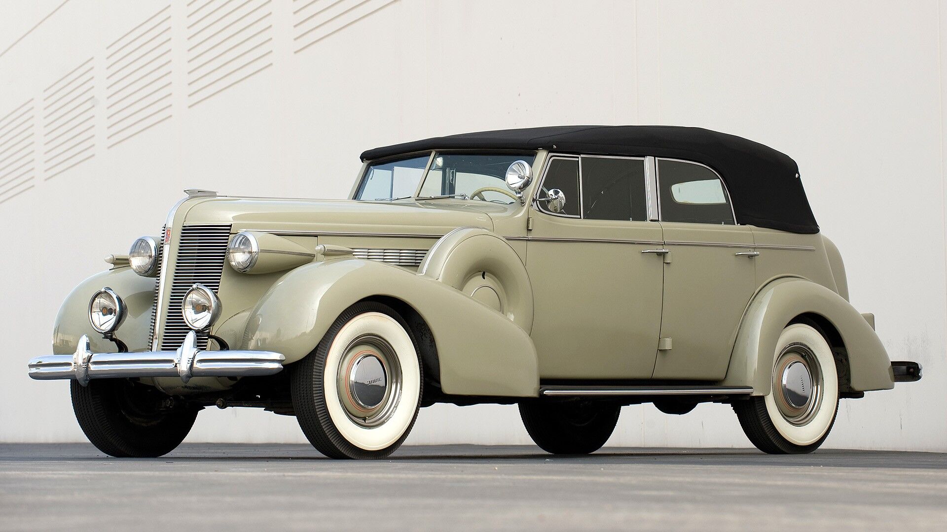 Puzzlopedia | Puzzle Buick Roadmaster Convertible Sedan 80 (1937)
