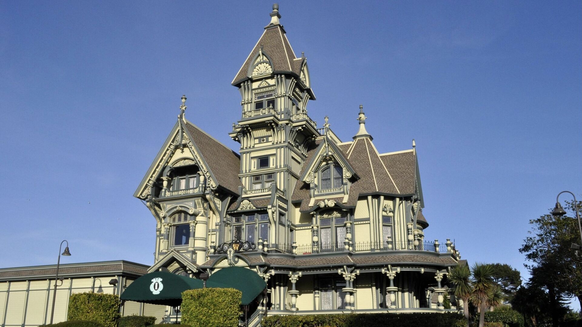 Puzzlopedia | Puzzle Carson Mansion