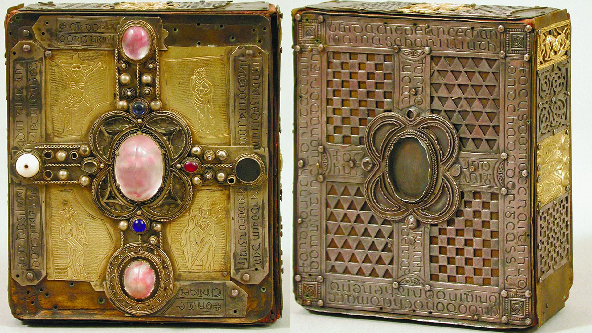 Puzzlopedia | Puzzle Cumdach (book-shrine)