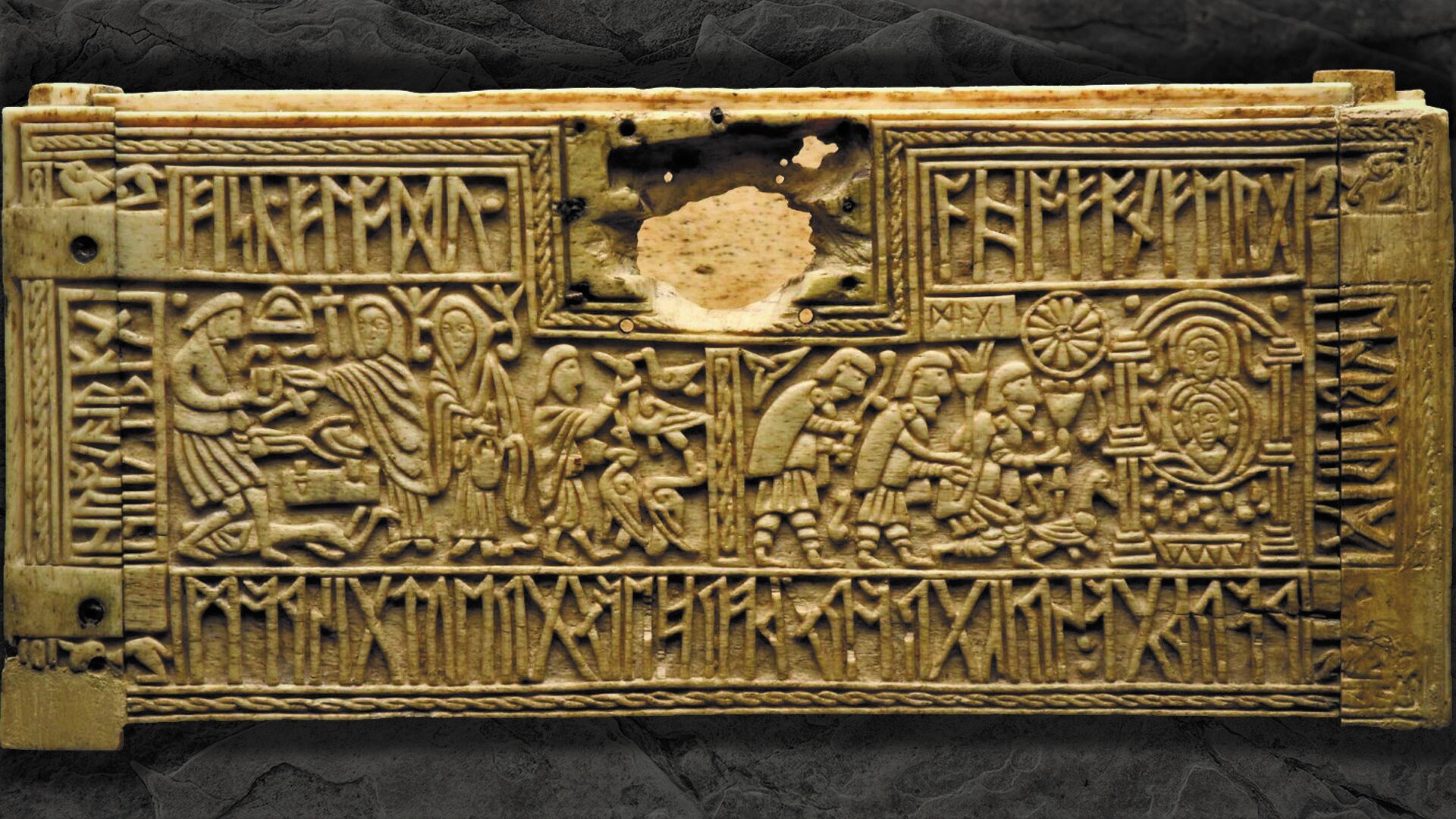 Puzzlopedia | Puzzle Farnks Casket, front side