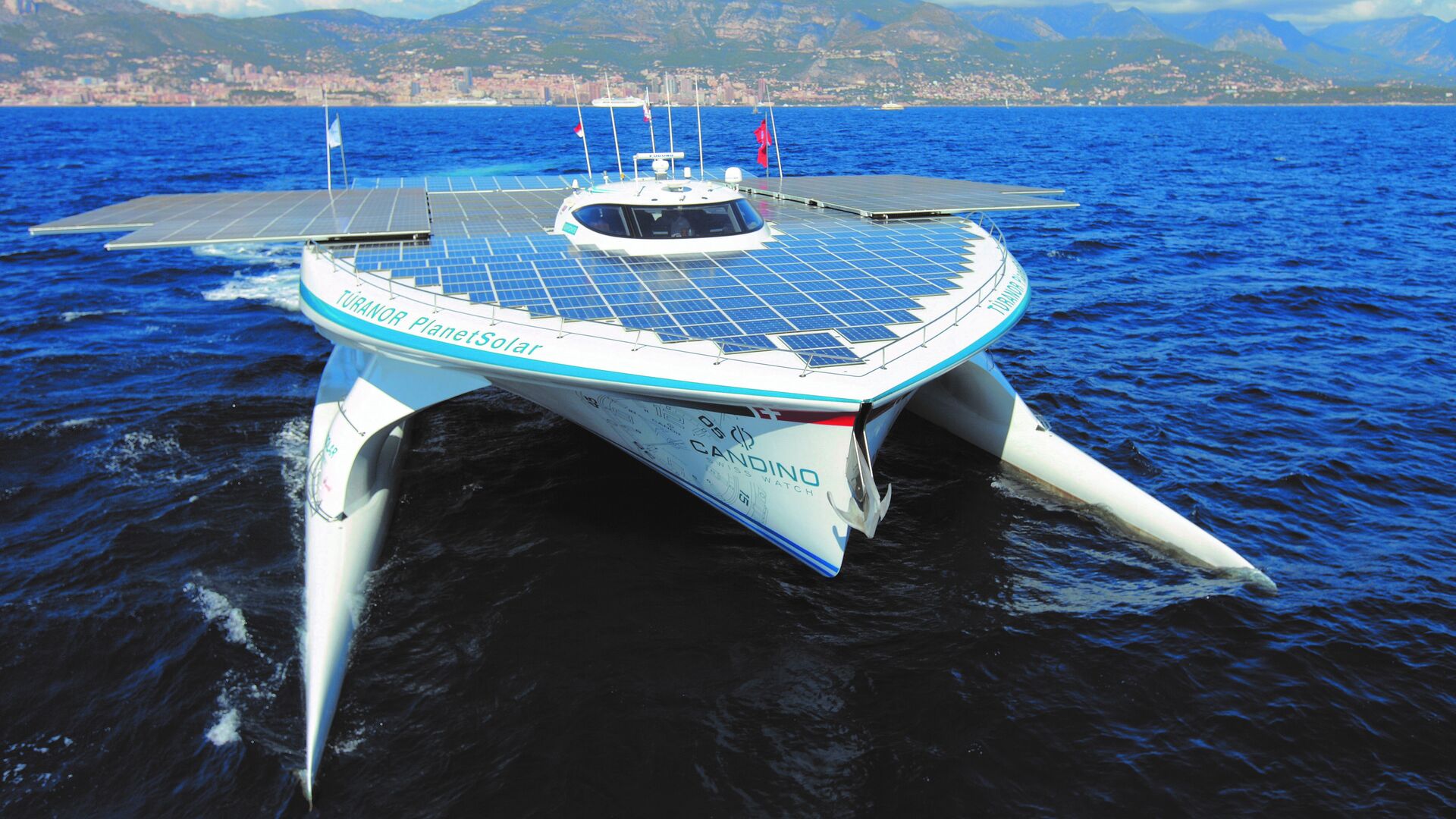 Puzzlopedia | Puzzle Largest solar-powered boat