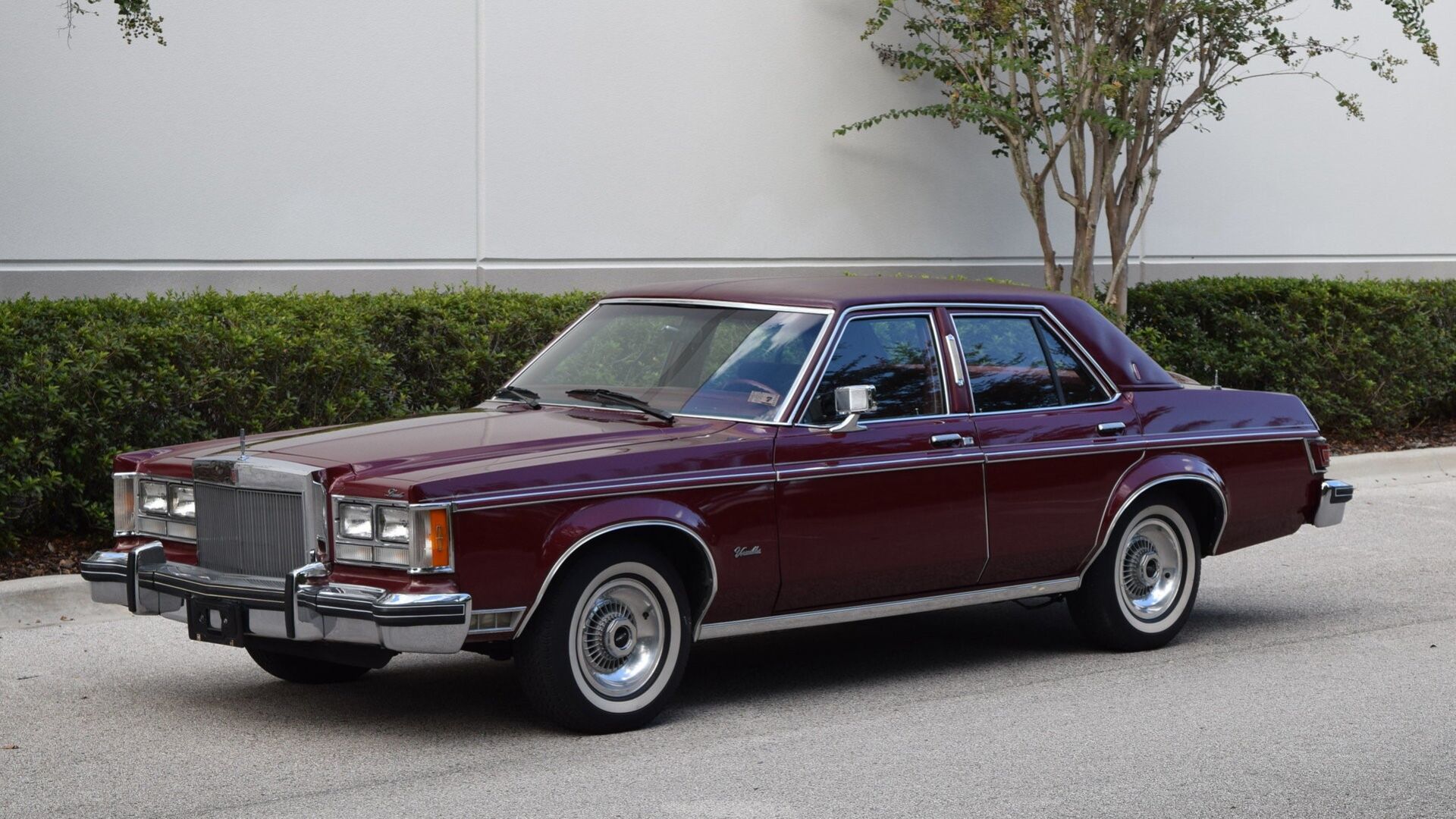 Puzzlopedia | Puzzle Lincoln Versailles J50 (1978)