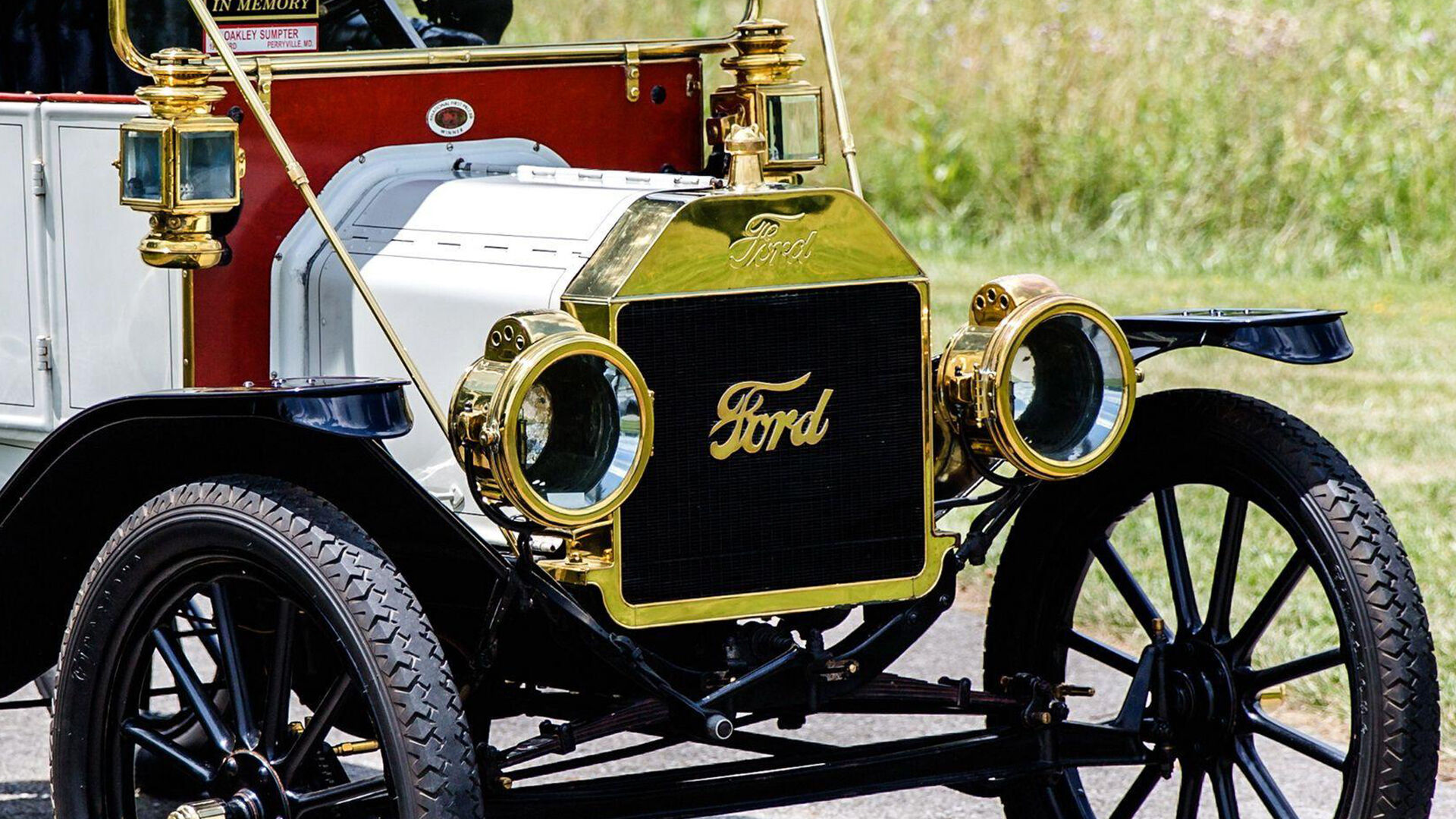 Puzzlopedia | Puzzle Moving lights Ford Model T