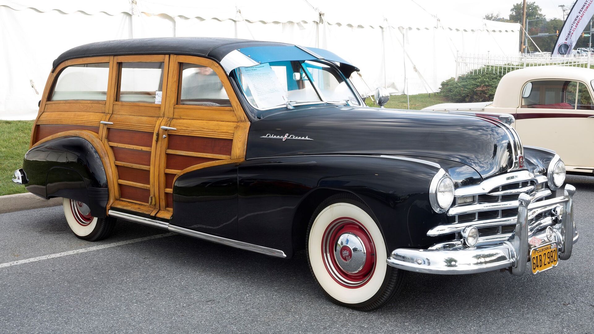 Puzzlopedia | Puzzle Pontiac Streamliner Eight DeLuxe Station Wagon (1948)