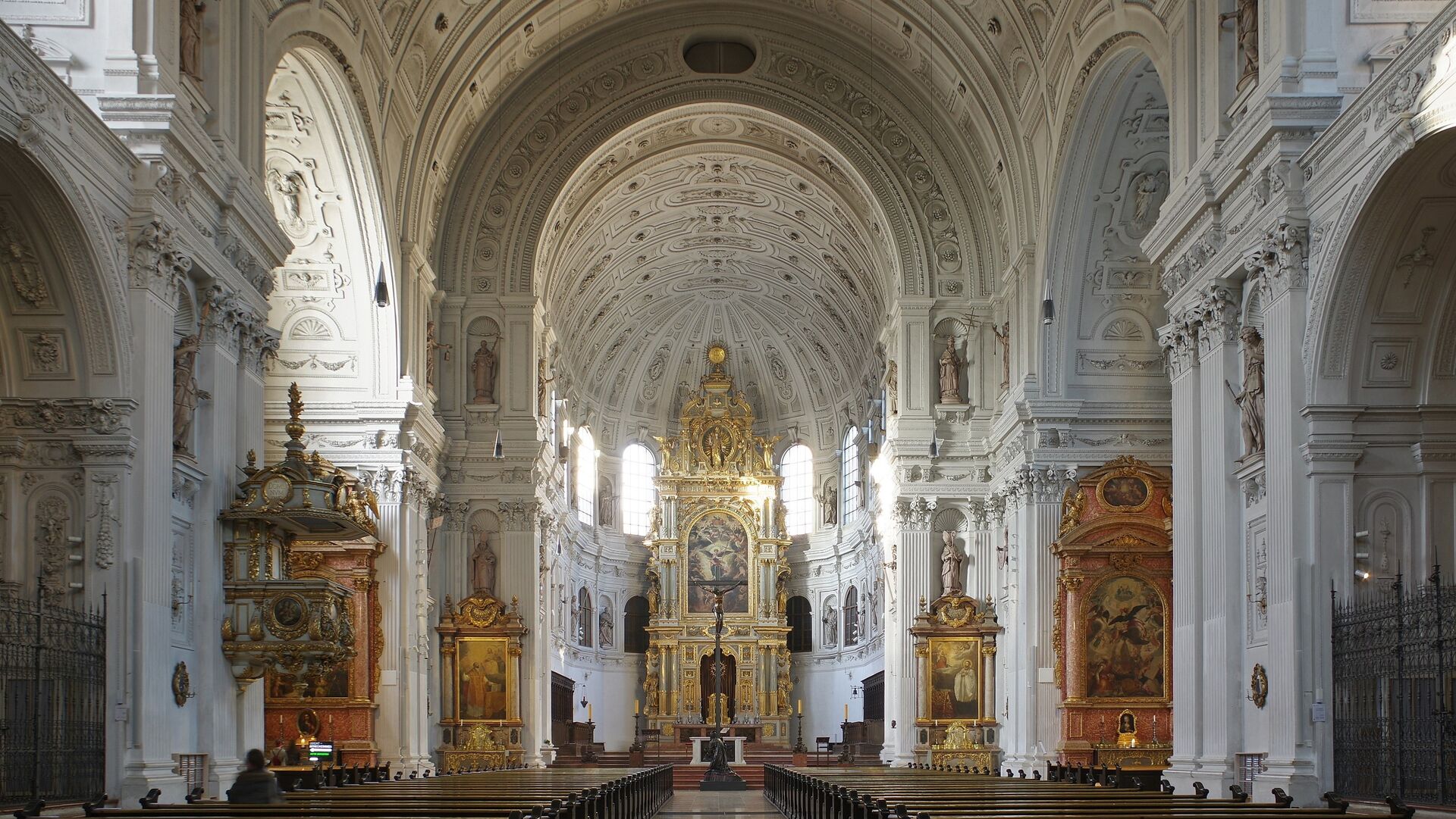 Puzzlopedia | Puzzle St. Michael's Church, Munich