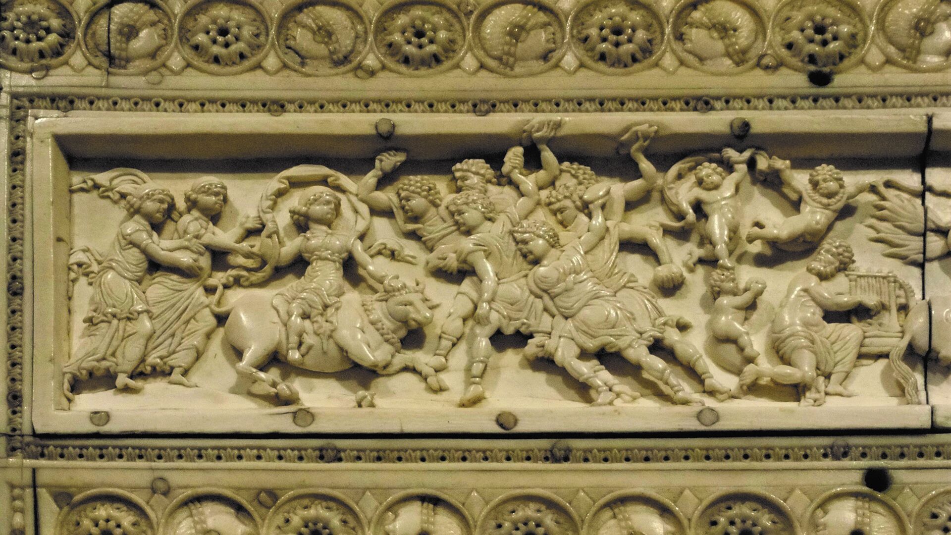 Puzzlopedia | Puzzle The Rape of Europa , Veroli Casket 1