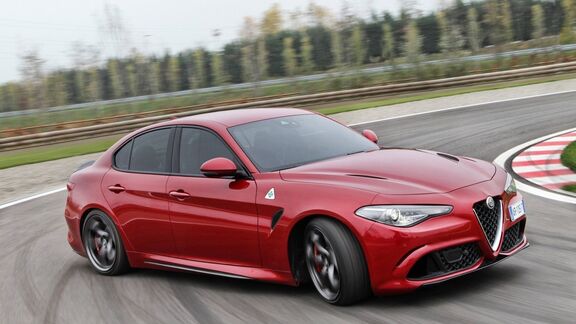 Puzzlopedia | Puzzle Alfa Romeo Giulia - 952 (2015)