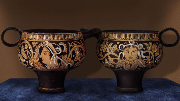 Puzzlopedia | Puzzle An Etruscan Terracotta skyphos