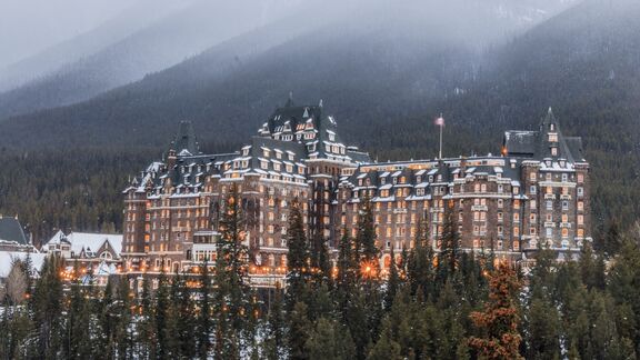 Puzzlopedia | Puzzle Banff Springs Hotel