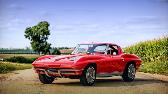 Puzzlopedia | Puzzle Chevrolet Corvette (C2) Sting Ray (1963)