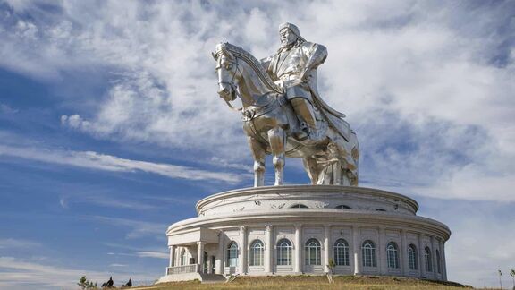Puzzlopedia | Puzzle Equestrian statue of Genghis Khan