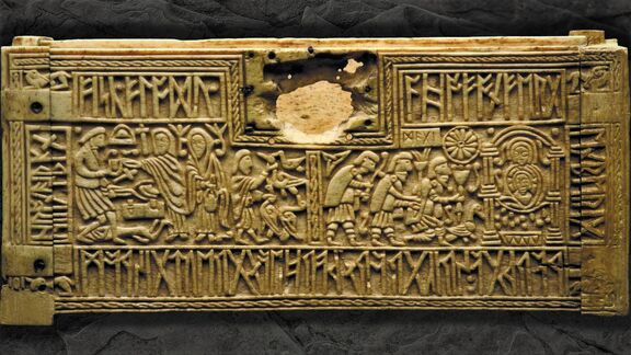 Puzzlopedia | Puzzle Farnks Casket, front side