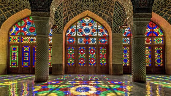 Puzzlopedia | Puzzle Nasir Ol Molk Mosque