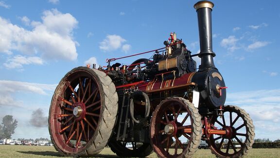 Puzzlopedia | Puzzle Steam-powered tractor